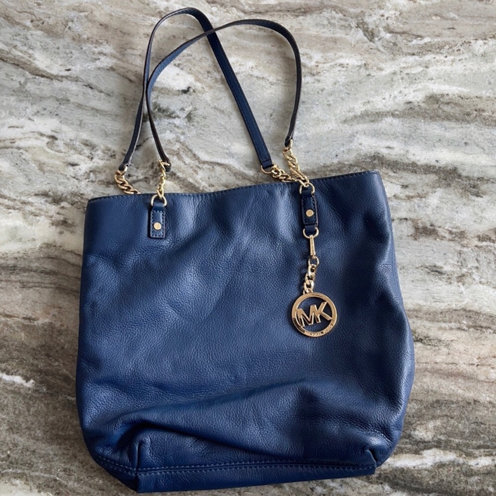 MICHAEL KORS HAND BAG COLOR BLUE